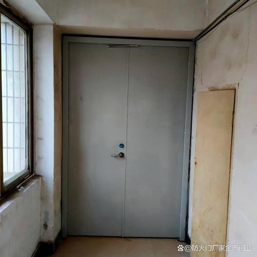 新疆甲级防火门厂家揭秘 安全守护的关键技术与行业标准